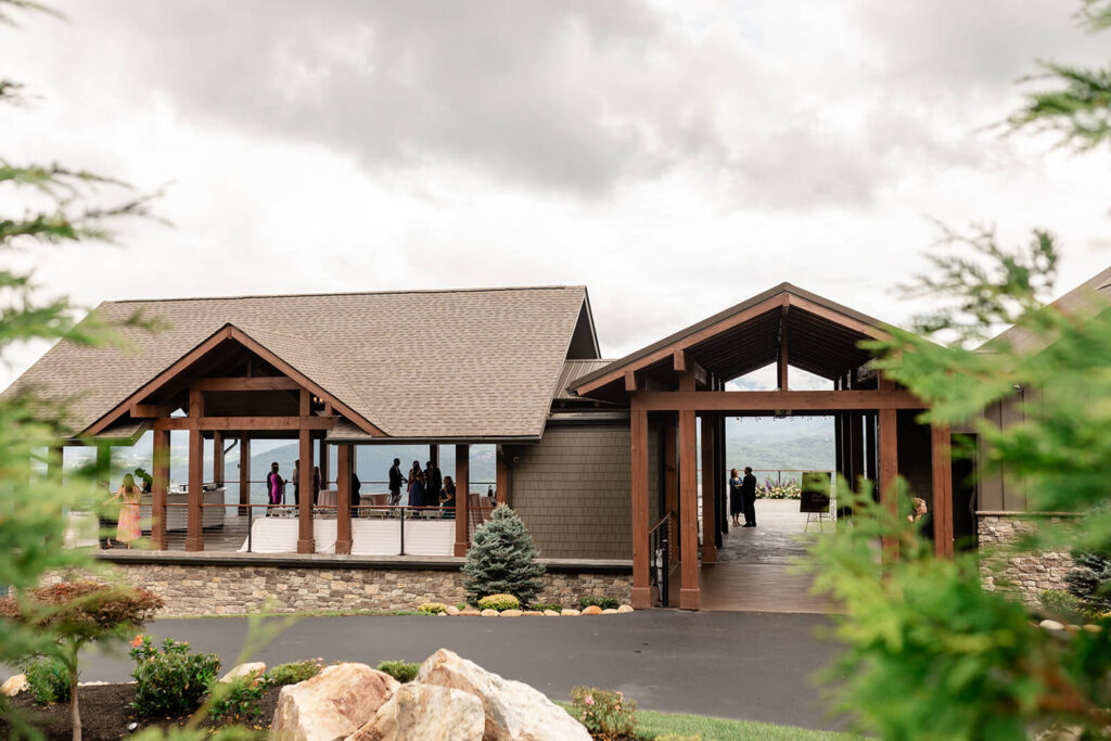 Gatlinburg Smoky Mountain Destination Wedding Venue | Tennessee Outdoor Weddings
